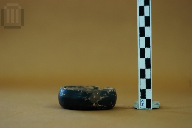 Black-glazed napf
