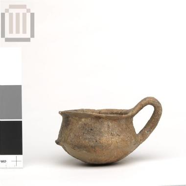 Semi-globular kyathos