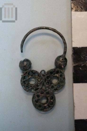 Χάλκινο ενώτιο