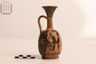 Red-figure squat lekythos