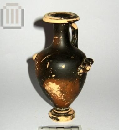 Black-glazed hydriske