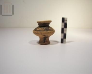 Μικκύλο μελαμβαφές φιαλίδιο