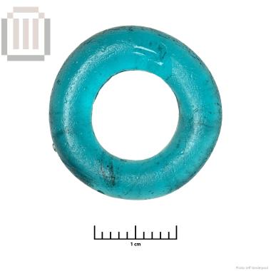 Κρίκος από γαλάζια υαλόμαζα από το Φράγμα Καλαμά