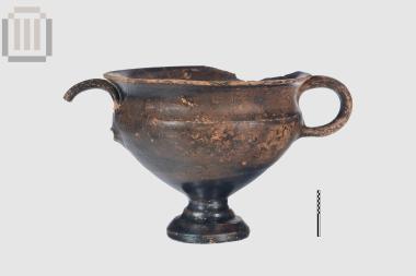 Πήλινος μελαμβαφής κάνθαρος από τα Γίτανα