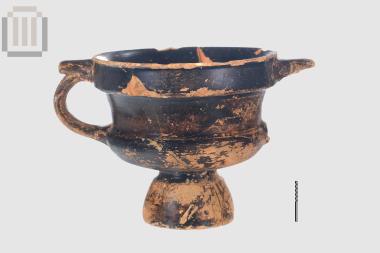 Πήλινος μελαμβαφής κάνθαρος από τα Γίτανα