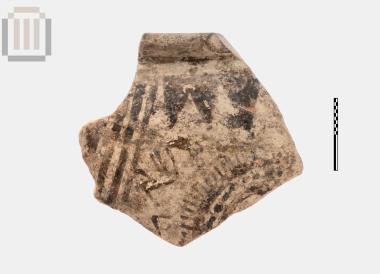 Όστρακο αγγείου με γραπτή διακόσμηση από τα Μαυρομαντίλια Προδρομίου