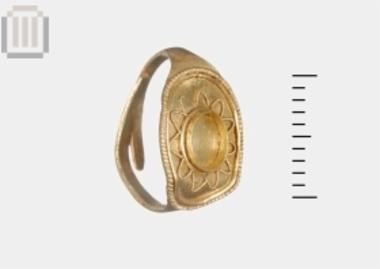 Gold ring from Riziani