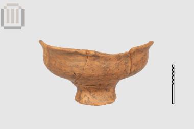 Πήλινο μικκύλο αγγείο από το Φράγμα Καλαμά