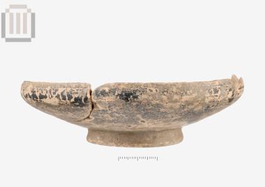 Πήλινο μελαμβαφές σκυφίδιο από την Ελέα