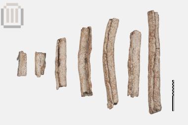 Επτά θραύσματα μολύβδινων βαριδιών διχτυών από τα Μάρμαρα