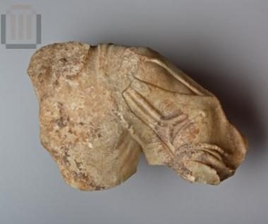 Τμήμα μαρμάρινου ανδρικού κορμού