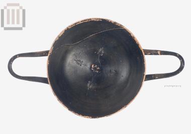 Μελαμβαφής άποδη κύλικα από τη Νοτιοδυτική Νεκρόπολη της Αμβρακίας