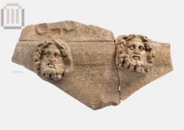 Όστρακα ανοιχτού αγγείου με ανάγλυφη διακόσμηση από την Ελέα