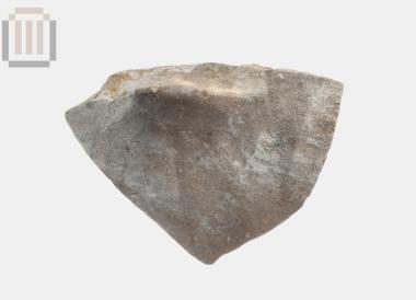 Τμήμα πήλινης λαβής αγγείου από τα Μαυρομαντίλια Προδρομίου