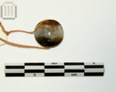 Lenticular stone seal