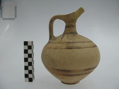 Πήλινη ραμφόστομη οινοχόη