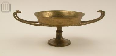 Χάλκινη υψίποδη κύλικα