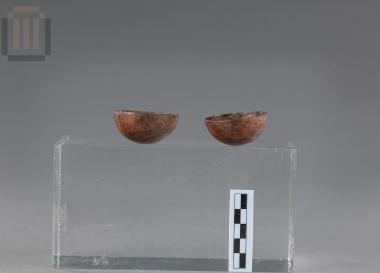 Δύο χάλκινες φιαλίσκες