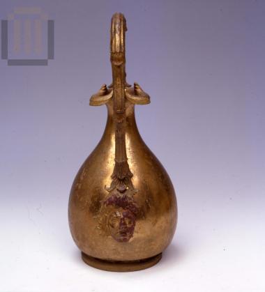 Χάλκινη τριφυλλόστομη οινοχόη