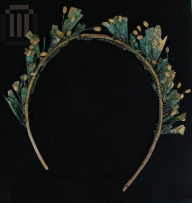 Gilded myrtle wreath