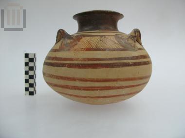 Clay lidded alavastron