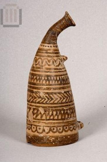 Πήλινο κερατόσχημο αγγείο