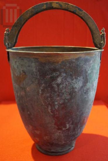 Χάλκινος κωδωνόσχημος κάδος