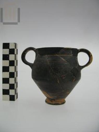 Black-glazed eleian skyphos