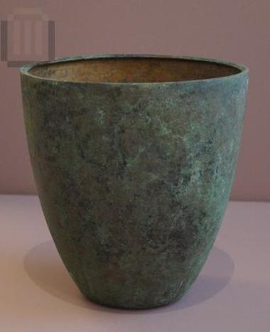 Bronze bell-shaped kados