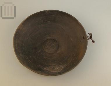 Μεσόμφαλη φιάλη bucchero Ανατολικής Ελλάδος