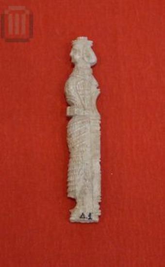 Ελεφαντοστέινη λαβή σε σχήμα γυναικείου ειδωλίου