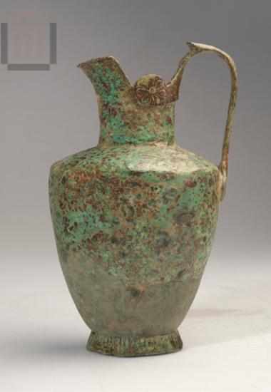 Bronze jug with cutaway neck