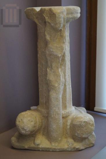 Μαρμάρινη βάση περιρραντηρίου