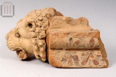 Clay lion-head shaped spout