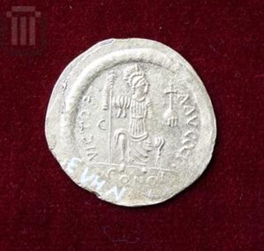 Gold solidus of Justin II