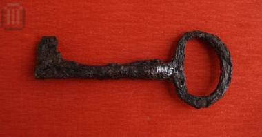 Iron key