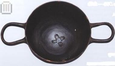 Attic black-glazed Bolsal skyphos