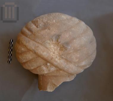 Επίστεψη επιτύμβιας στήλης