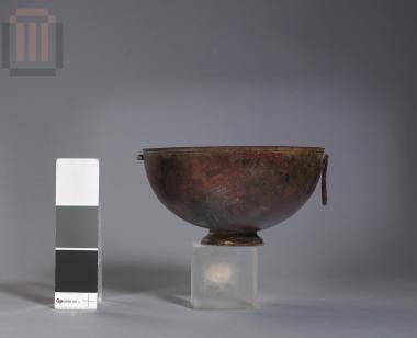 Bronze skyphos