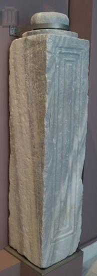 Marble quadrilateral small pillar