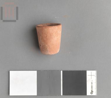 Καδόσχημο μικρογραφικό αγγείο