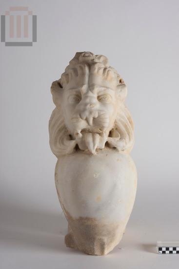 Console with the head of a lion