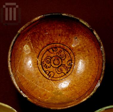 Πήλινη εφυαλωμένη κούπα με εγχάρακτη διακόσμηση