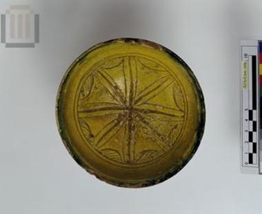 Πήλινη εφυαλωμένη κούπα με εγχάρακτη διακόσμηση