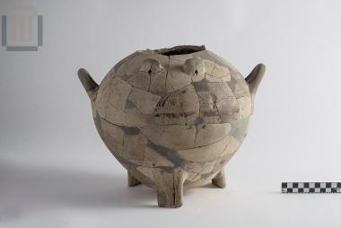 Δίωτο, πιθοειδές, τριποδικό αγγείο