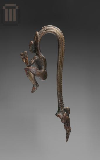 Χάλκινη λαβή ραμφόστομης πρόχου