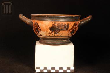 Μελανόμορφος σκύφος