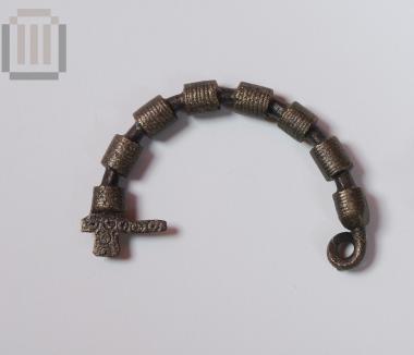 Bronze bow fibula
