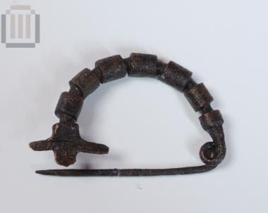 Bronze bow fibula