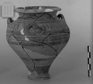 Three-handled amphoriskos